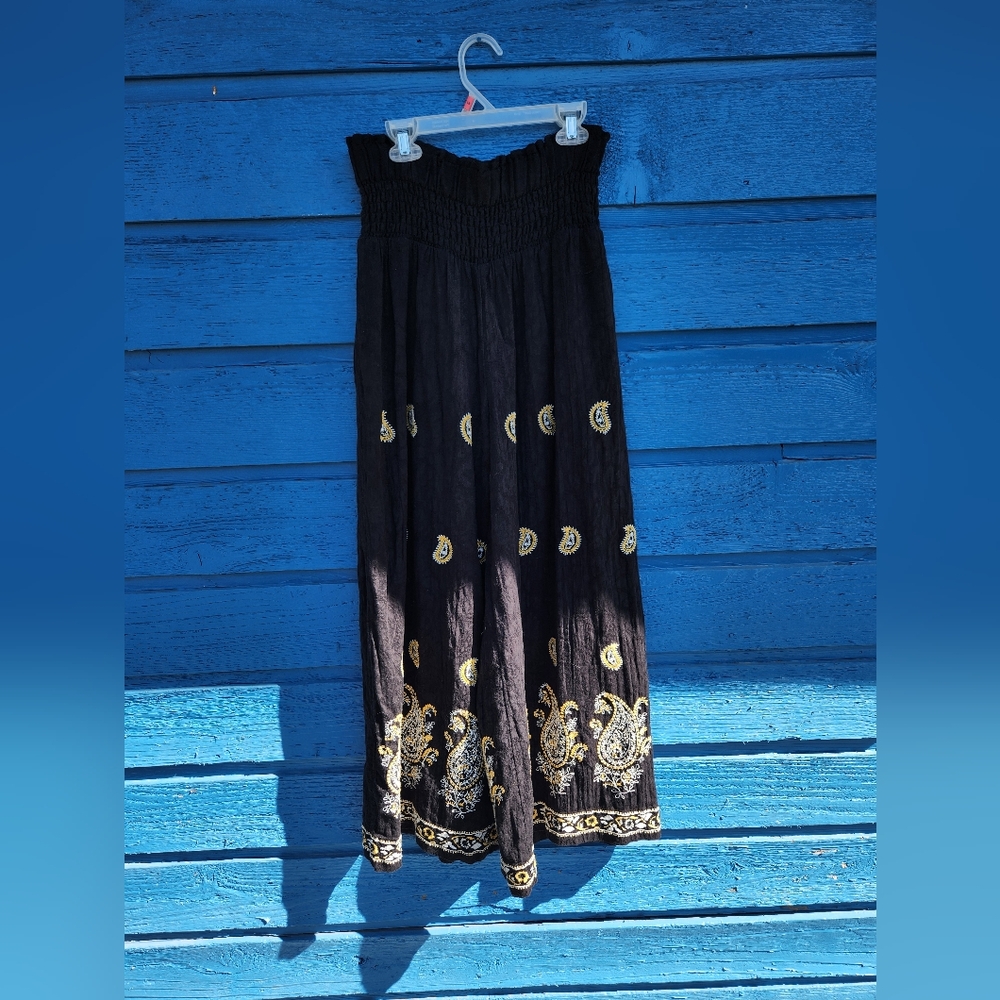 Elegant Black and Gold Women's Wide Leg Pants - Picture 2 of 7